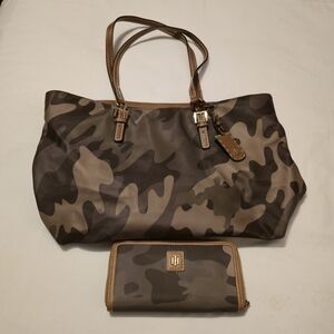 Stylish Camouflage Tote and Wallet Set